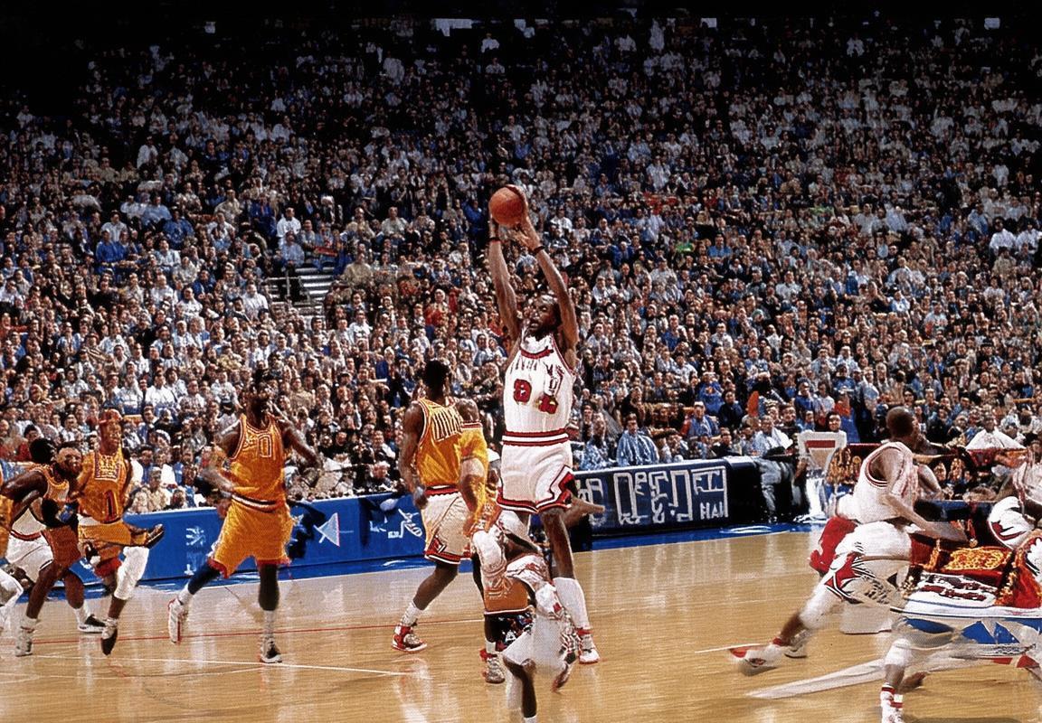 1996年NBA经典对决:乔丹领衔公牛力克骑士全回顾